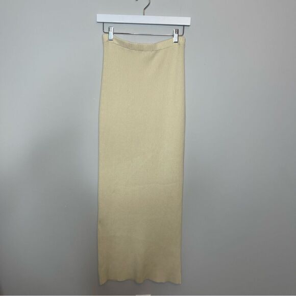 Song of Style Ariel knit maxi skirt in ivory Small (small flaw) - Picture 10 of 10